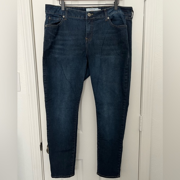 Torrid Dark Denim Skinny Jeans - Picture 1 of 5